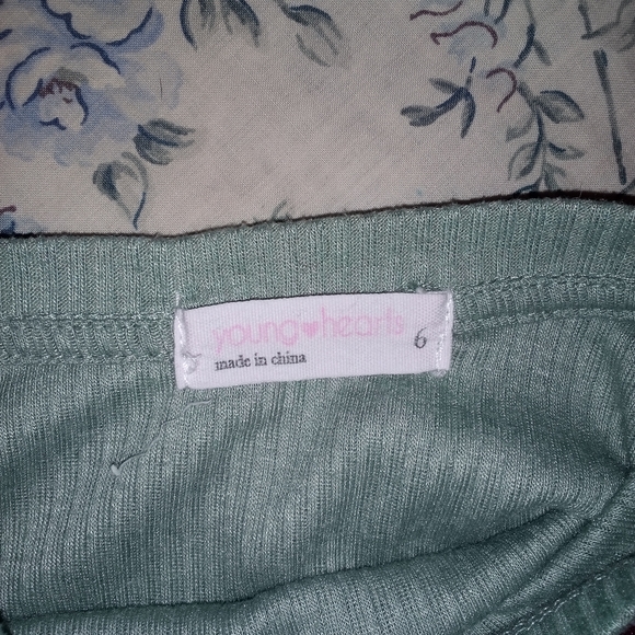 green long sleeved girls size 6 young hearts - Picture 3 of 4